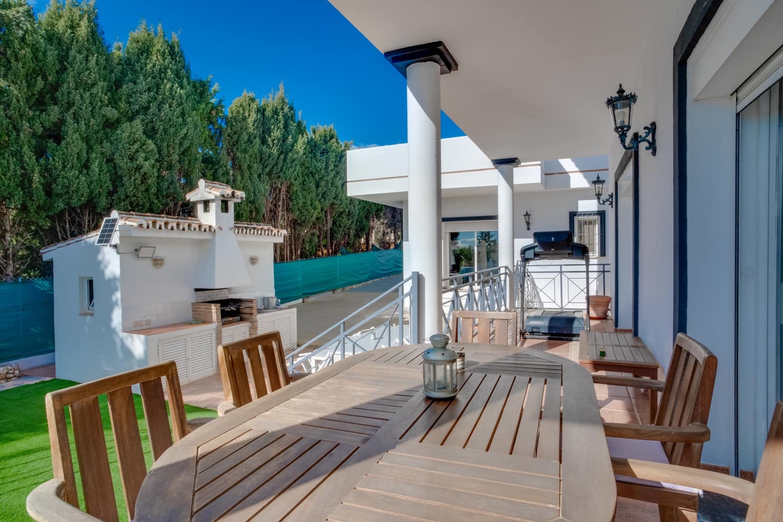 5 bedroom Villa for sale in Marbella with pool garage - € 2,245,000 (Ref: 8785771)