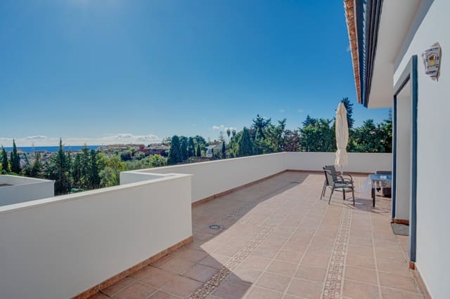 5 makuuhuone Huvila myytävänä paikassa Marbella mukana uima-altaan 
autotalli - 2 245 000 € (Ref: 8785771)