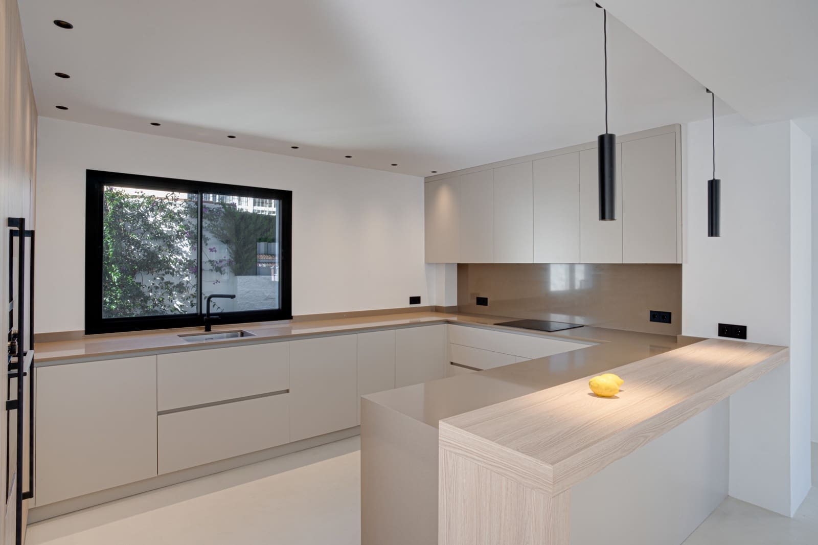 4 Zimmer Villa zu verkaufen in Costalita mit Pool Garage - 1.595.000 € (Ref: 8821104)