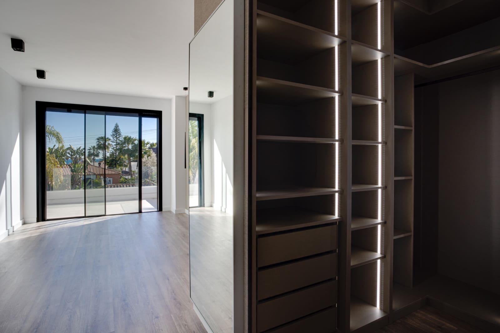 4 Zimmer Villa zu verkaufen in Costalita mit Pool Garage - 1.595.000 € (Ref: 8821104)