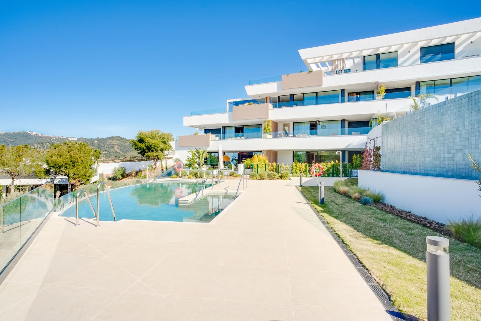 Apartamento de 3 habitaciones en Marbella en venta con piscina garaje - 1.150.000 € (Ref: 8821108)