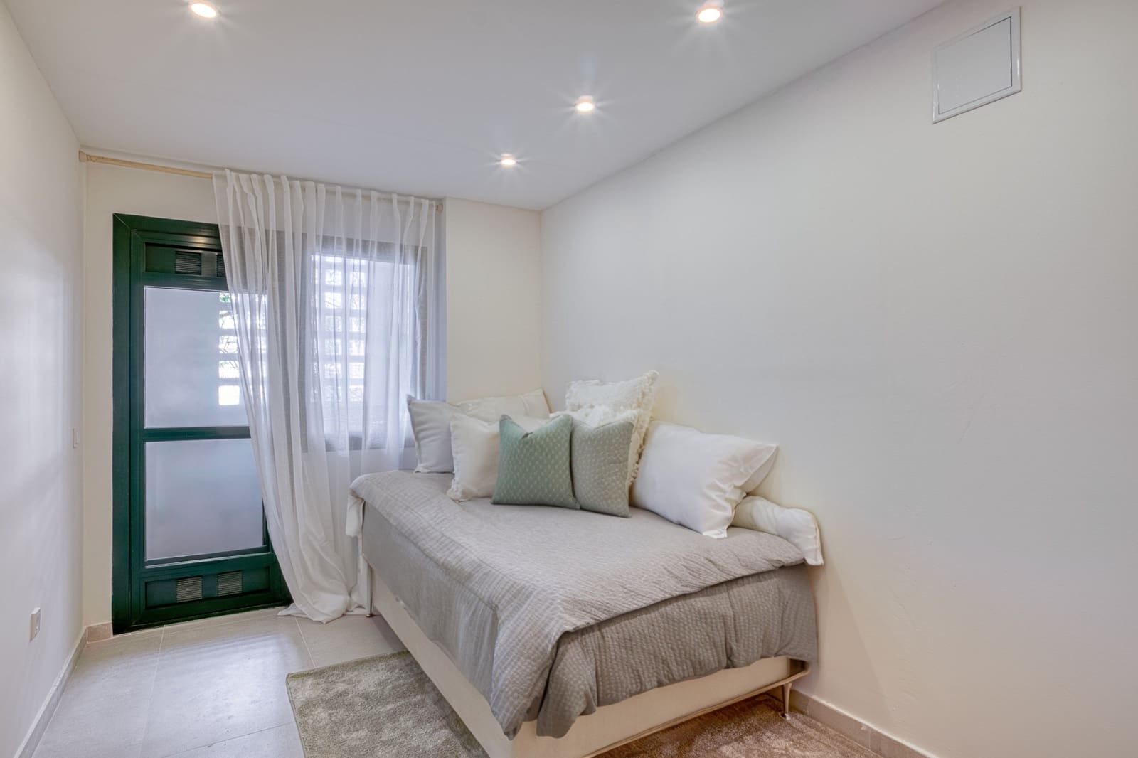 4 sypialnia Apartament na sprzedaż w San Pedro de Alcantara z basenem garażem - 695 000 € (Ref: 8883836)