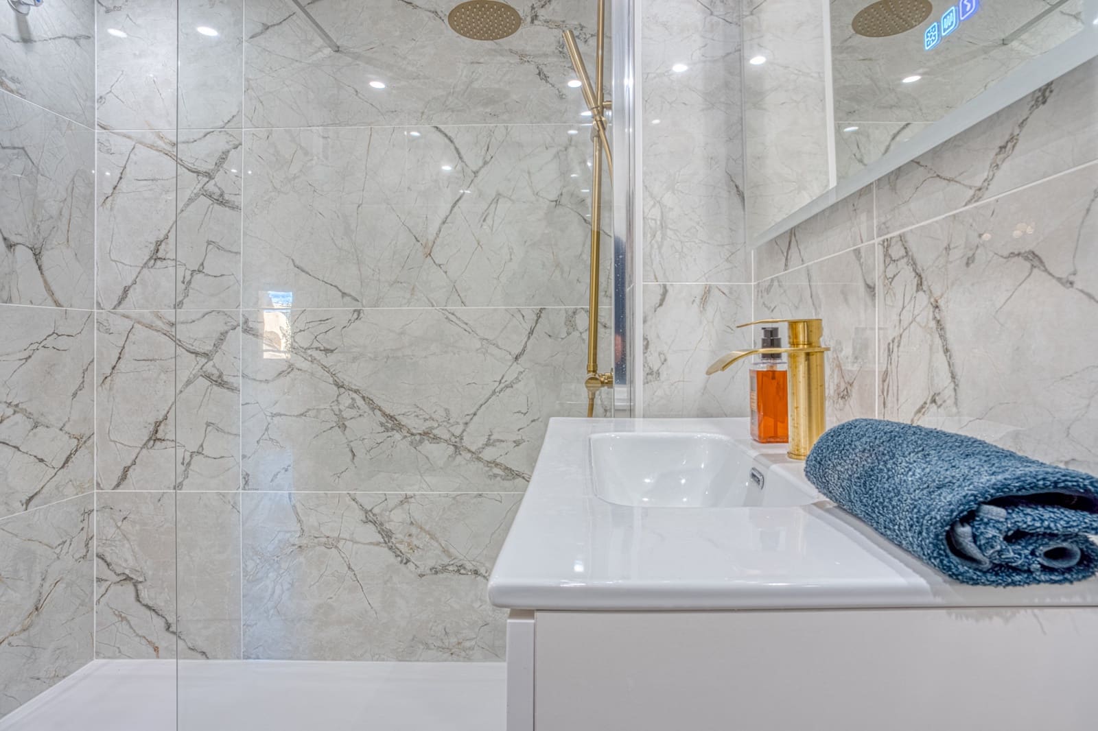 4 sypialnia Apartament na sprzedaż w San Pedro de Alcantara z basenem garażem - 695 000 € (Ref: 8883836)