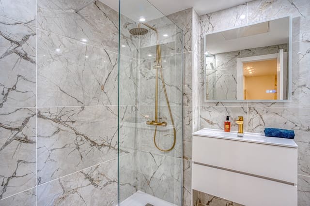 4 slaapkamer Appartement te koop in San Pedro de Alcantara, Marbella met zwembad garage - € 695.000 (Ref: 8883836)