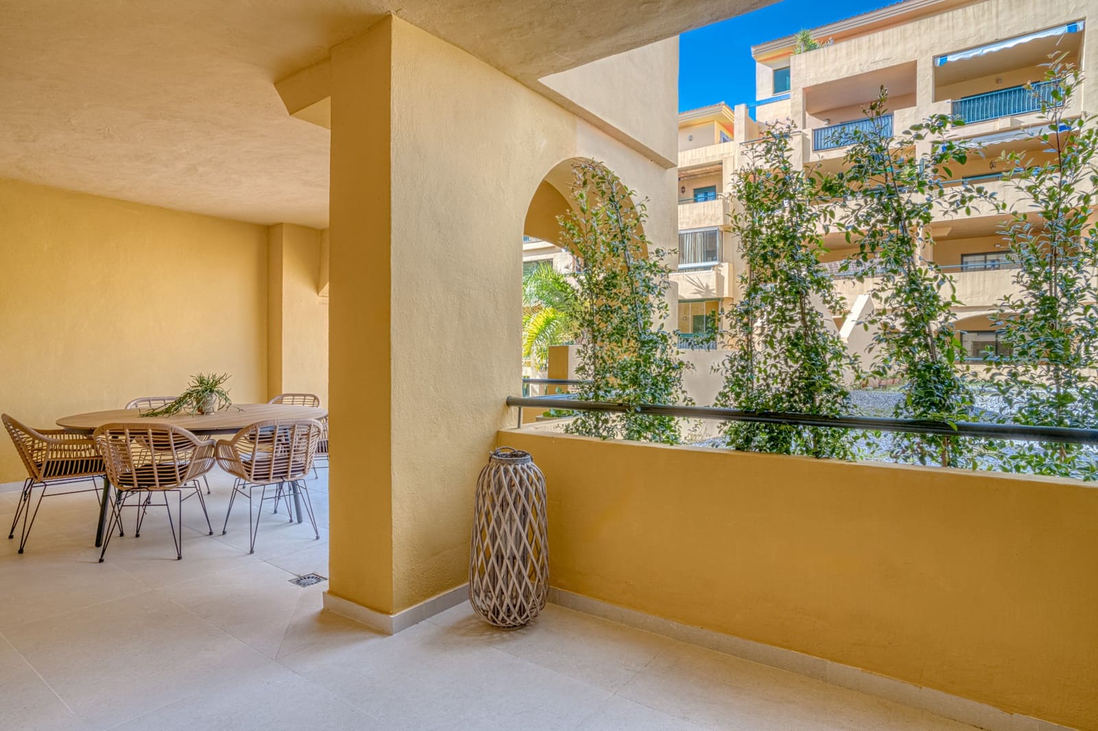 4 sypialnia Apartament na sprzedaż w San Pedro de Alcantara z basenem garażem - 695 000 € (Ref: 8883836)