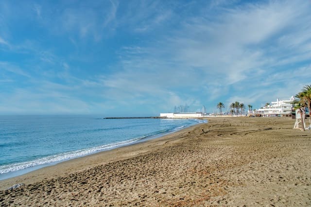 Terrain à Bâtir à vendre à Los Arqueros, Benahavís - 500 000 € (Ref: 8924882)