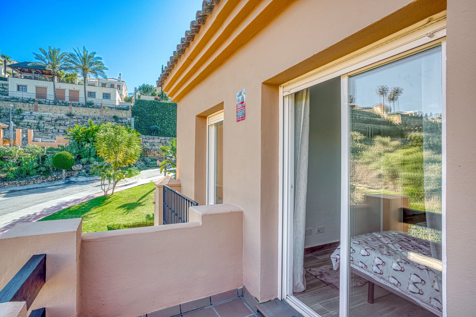 4 soveværelse Byhus til salg i Benahavis med swimmingpool garage - € 1.050.000 (Ref: 8927412)