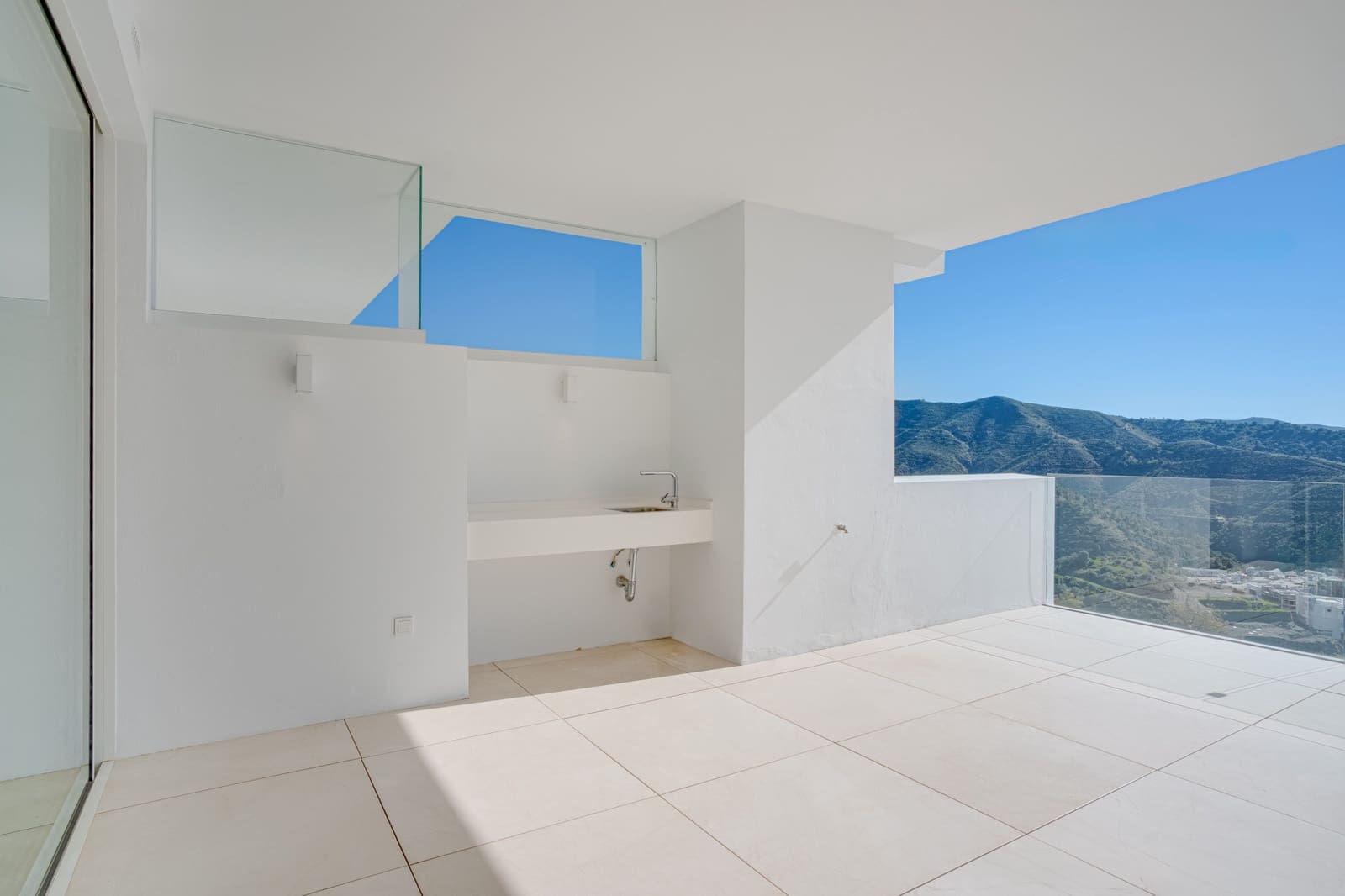 2 quarto Apartamento para venda em Ojen com piscina garagem - 770 000 € (Ref: 8927413)