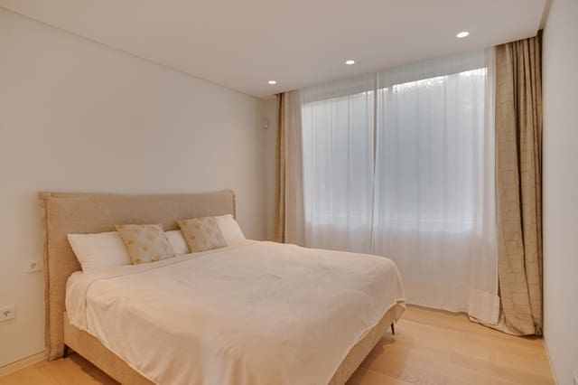 Apartamento de 2 habitaciones en Ojen en venta con piscina garaje - 770.000 € (Ref: 8927413)