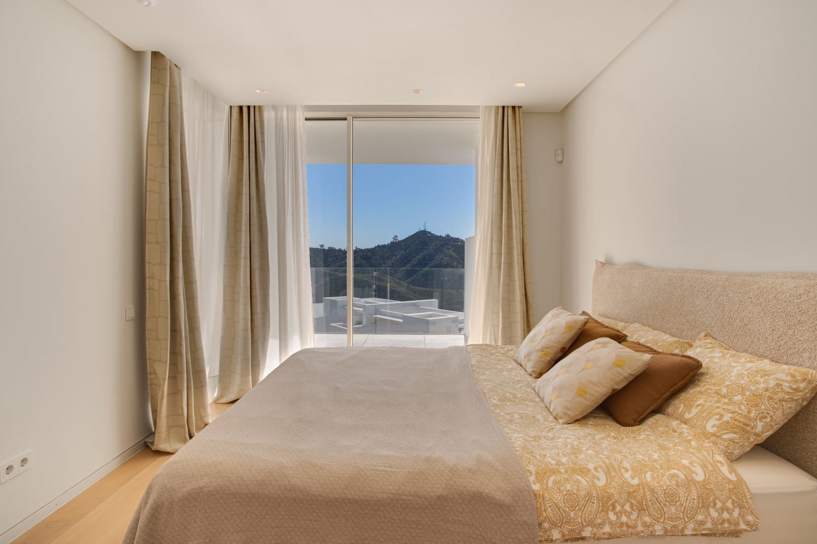 2 quarto Apartamento para venda em Ojen com piscina garagem - 770 000 € (Ref: 8927413)