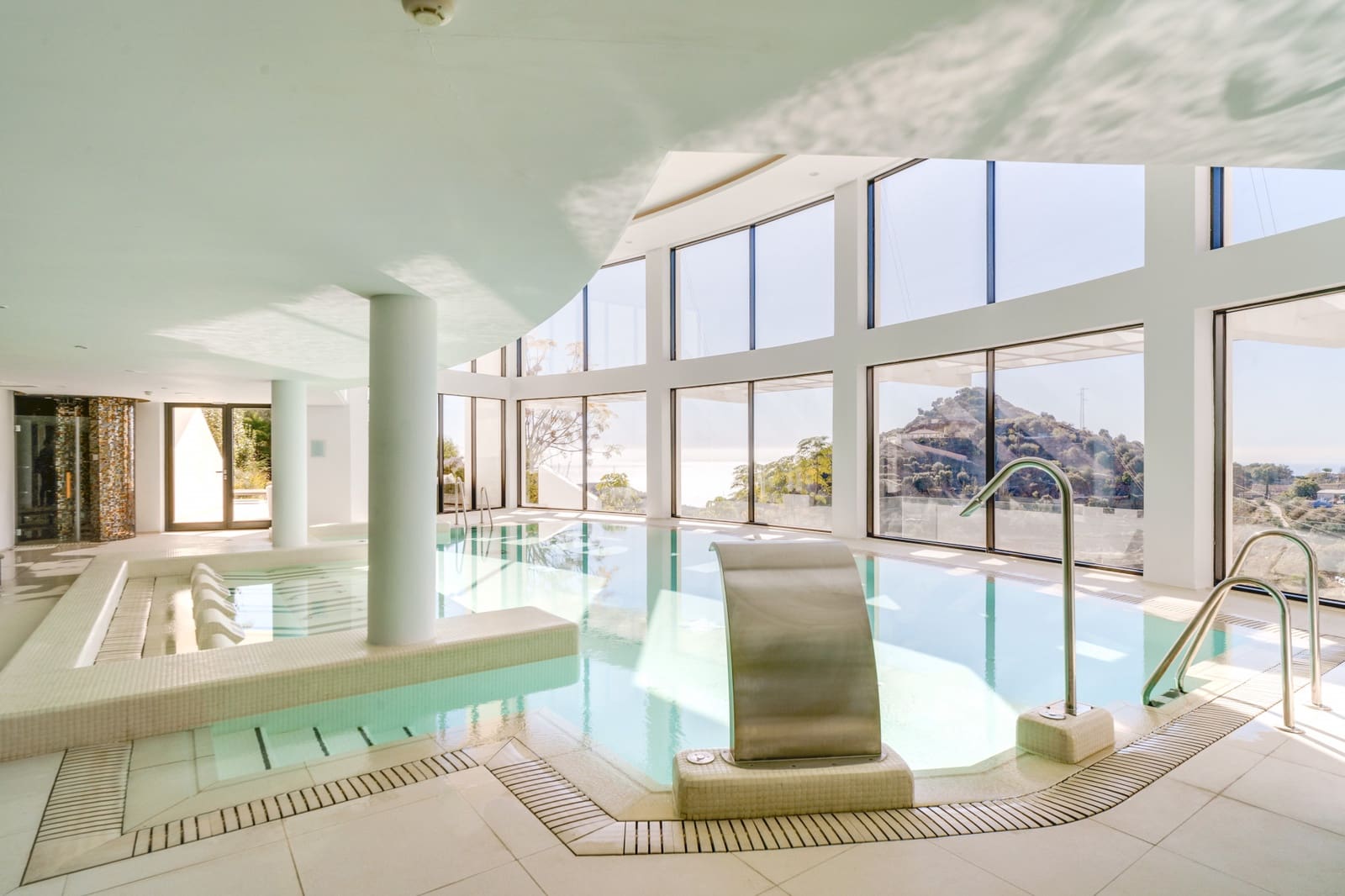 2 quarto Apartamento para venda em Ojen com piscina garagem - 770 000 € (Ref: 8927413)