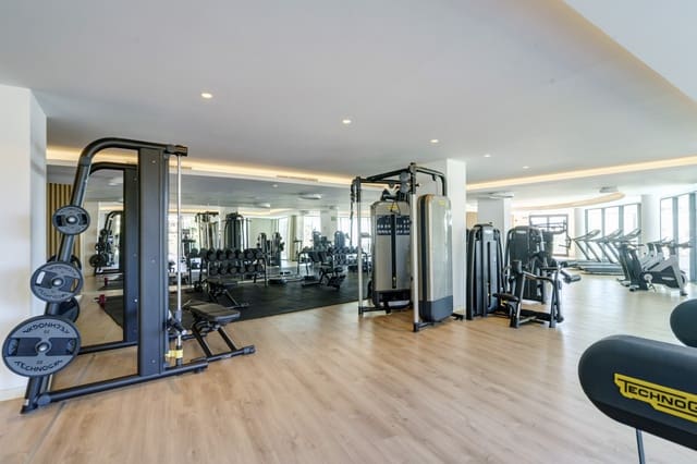 Apartamento de 2 habitaciones en Ojen en venta con piscina garaje - 770.000 € (Ref: 8927413)