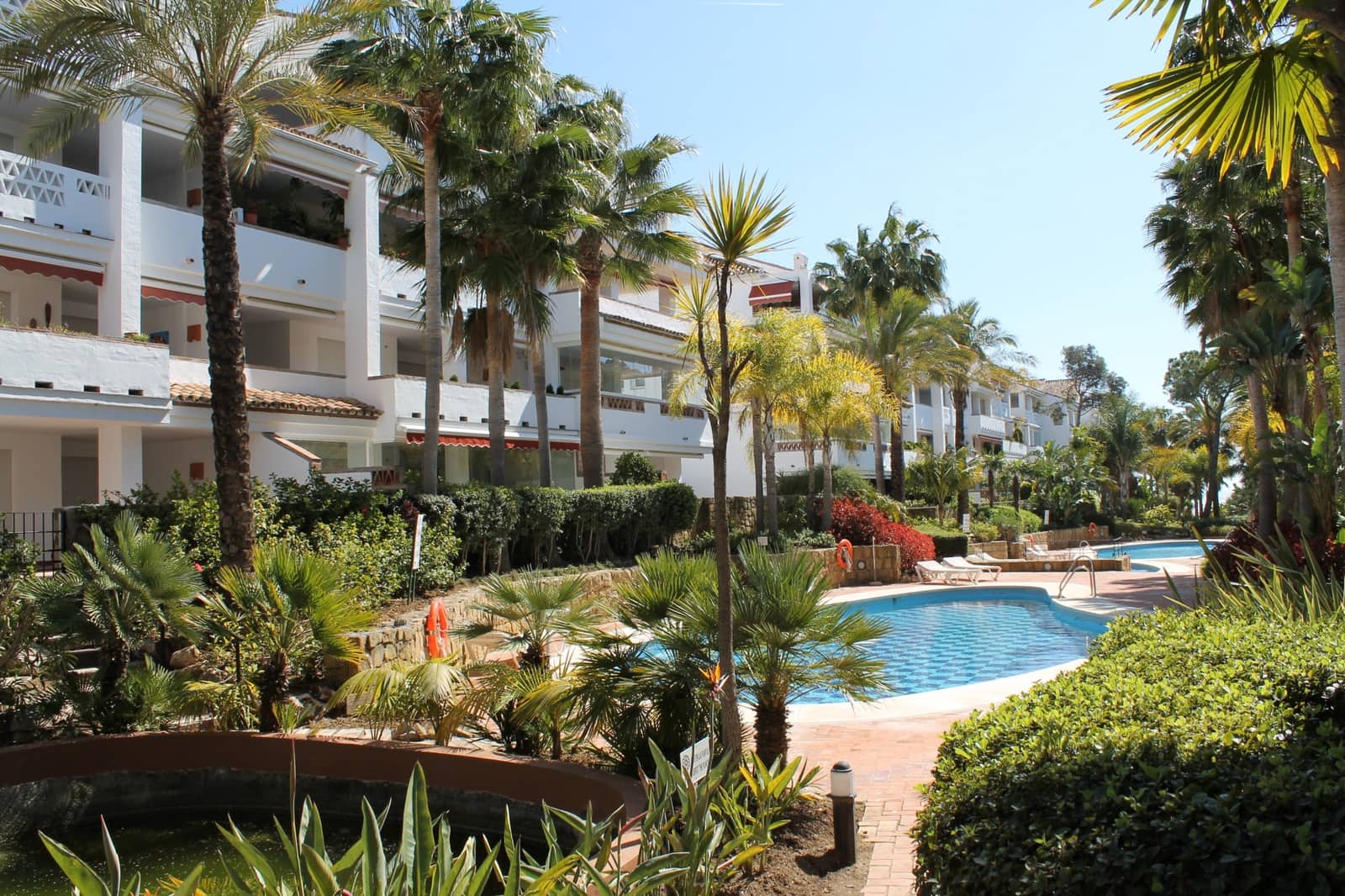 3 sypialnia Apartament na sprzedaż w Marbella z basenem - 1 700 000 € (Ref: 8940994)