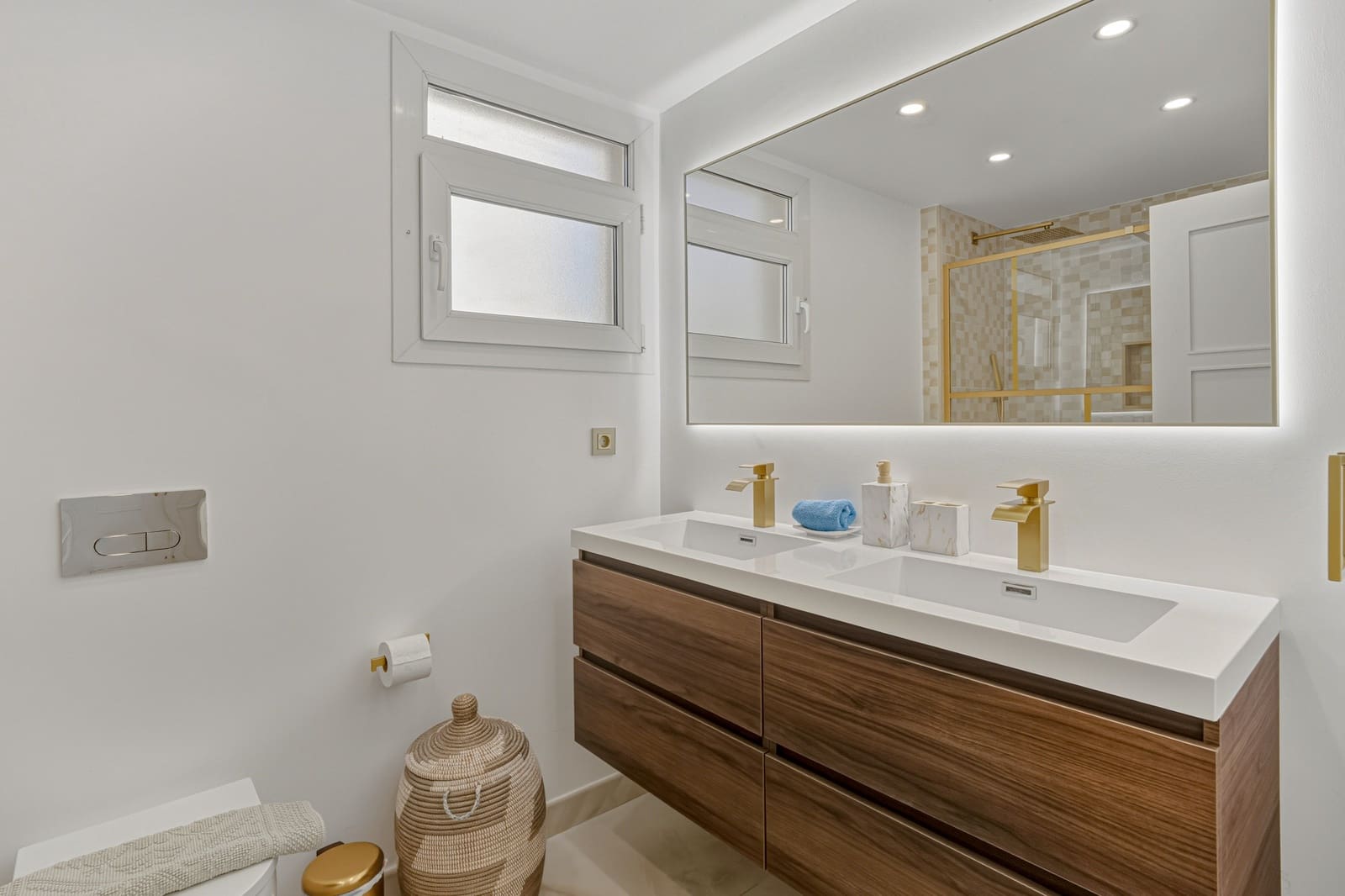 3 sypialnia Apartament na sprzedaż w Marbella z basenem - 1 700 000 € (Ref: 8940994)