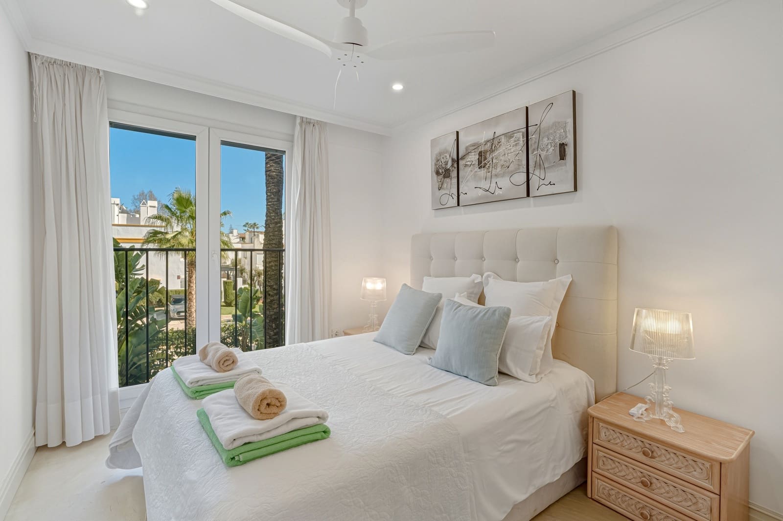 3 sypialnia Apartament na sprzedaż w Marbella z basenem - 1 700 000 € (Ref: 8940994)