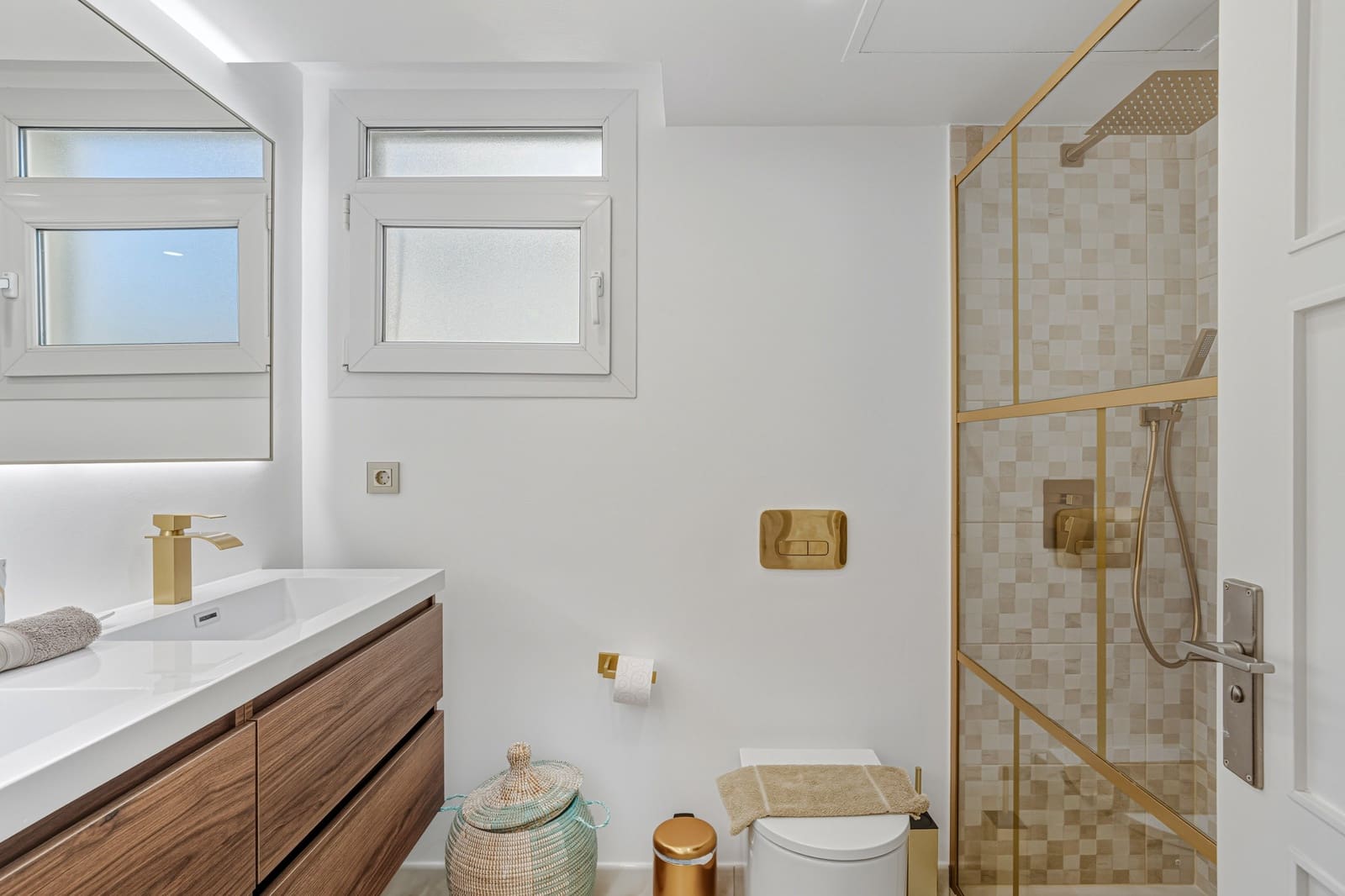 3 sypialnia Apartament na sprzedaż w Marbella z basenem - 1 700 000 € (Ref: 8940994)