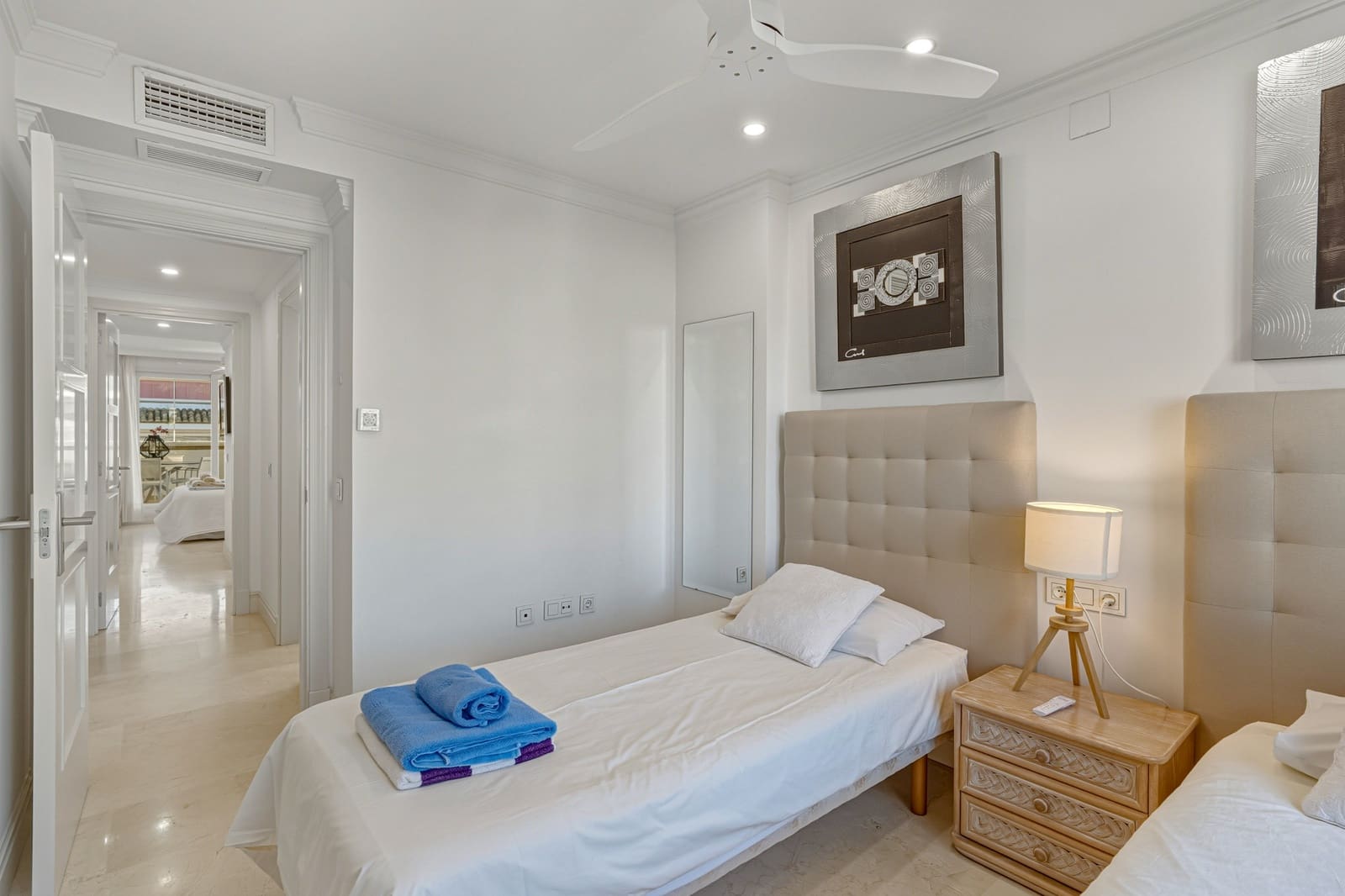 3 sypialnia Apartament na sprzedaż w Marbella z basenem - 1 700 000 € (Ref: 8940994)