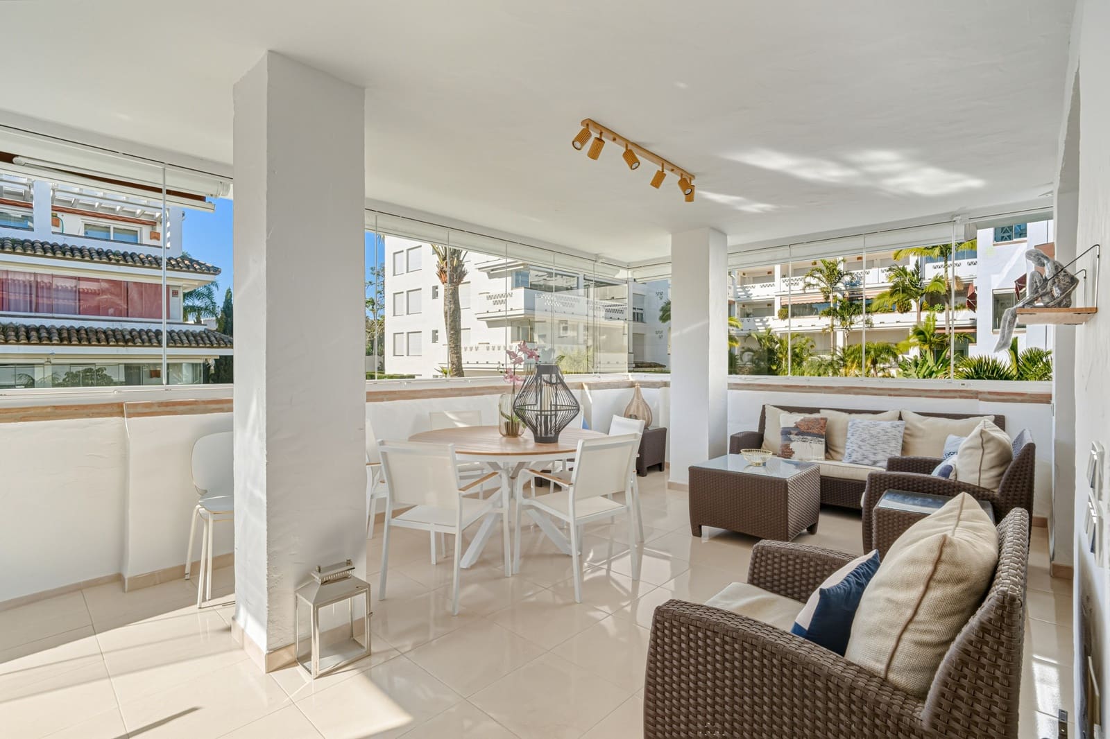 3 sypialnia Apartament na sprzedaż w Marbella z basenem - 1 700 000 € (Ref: 8940994)