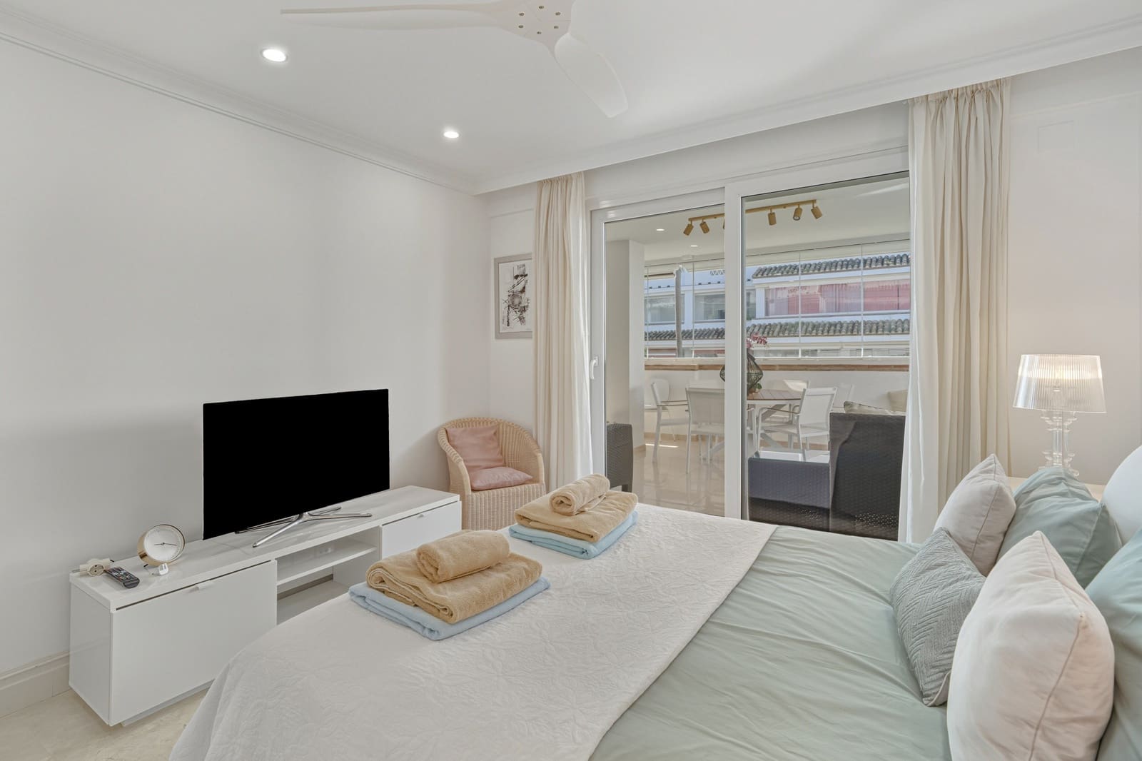 3 sypialnia Apartament na sprzedaż w Marbella z basenem - 1 700 000 € (Ref: 8940994)