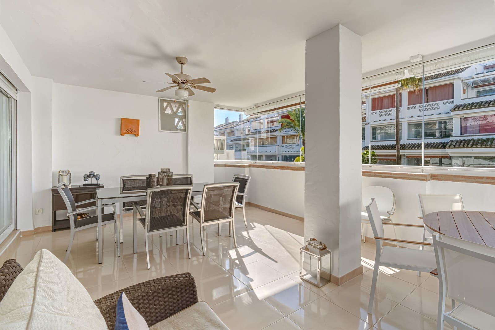 3 sypialnia Apartament na sprzedaż w Marbella z basenem - 1 700 000 € (Ref: 8940994)