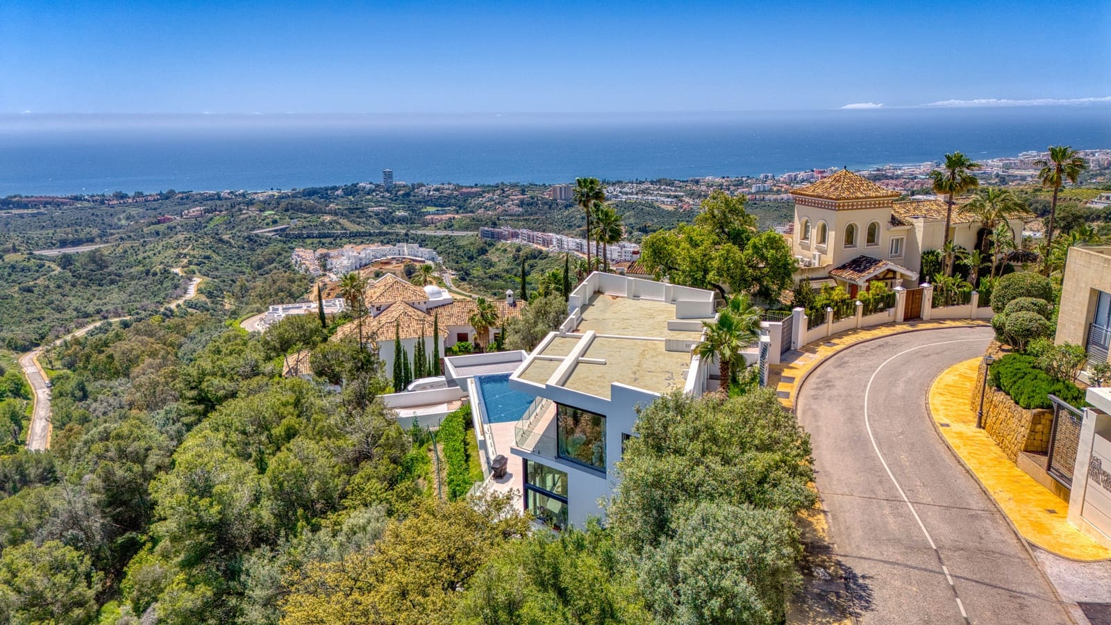 Chalet de 5 habitaciones en Marbella en venta con piscina garaje - 3.995.000 € (Ref: 8947342)