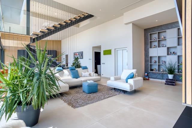 5 makuuhuone Huvila myytävänä paikassa Marbella mukana uima-altaan 
autotalli - 3 995 000 € (Ref: 8947342)