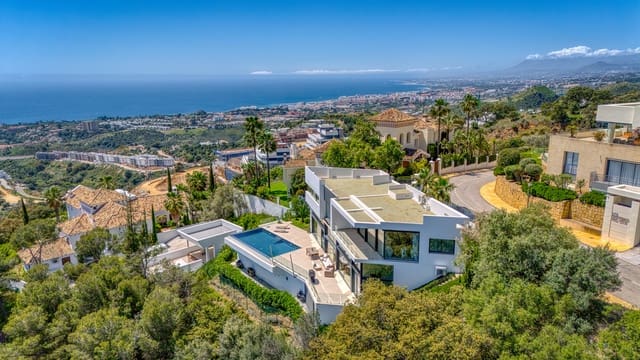 5 makuuhuone Huvila myytävänä paikassa Marbella mukana uima-altaan 
autotalli - 3 995 000 € (Ref: 8947342)