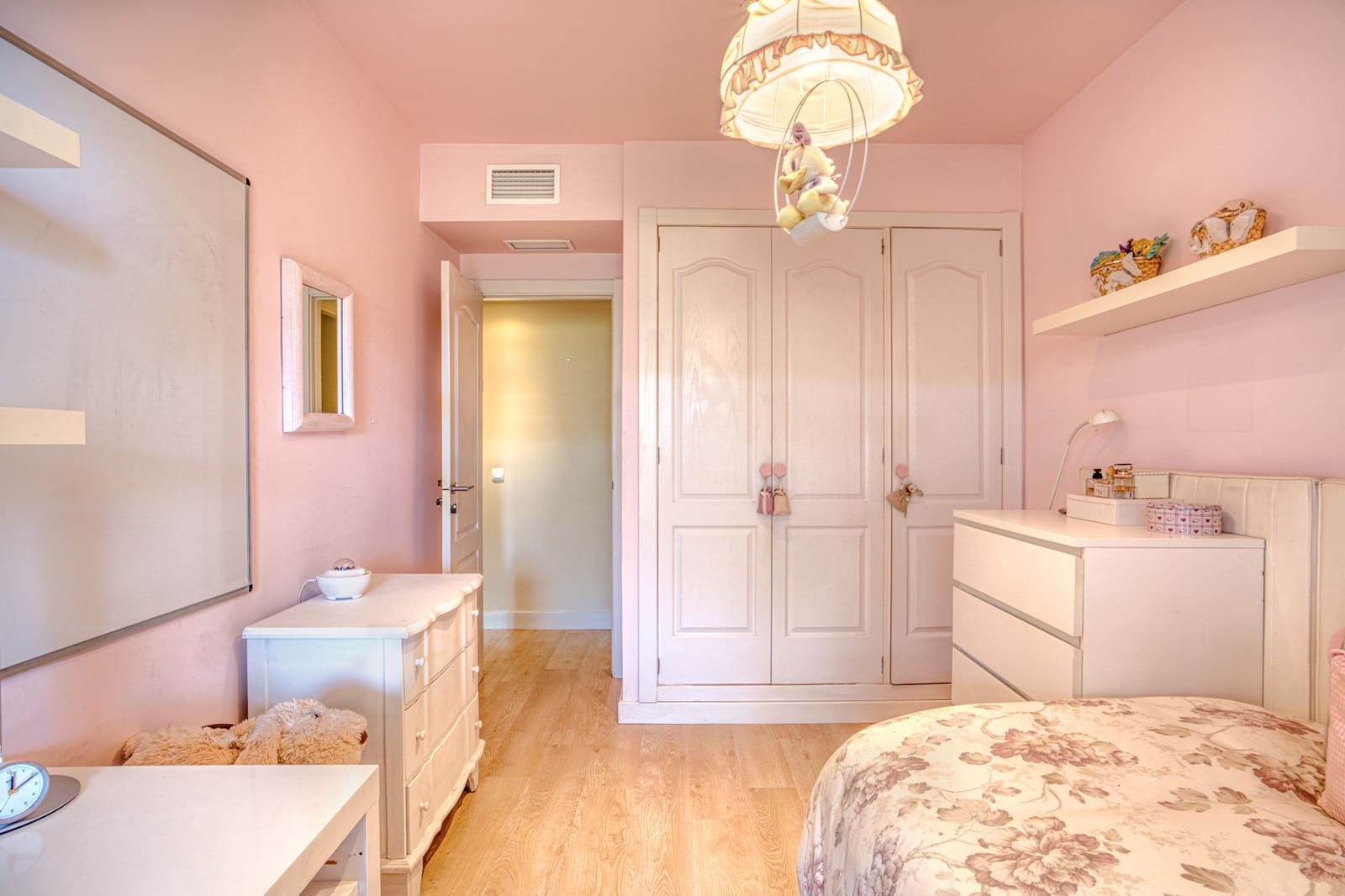 Apartamento de 3 habitaciones en Marbella en venta con piscina garaje - 895.000 € (Ref: 8956019)