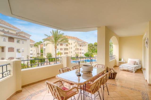 2 soverom Leilighet til salgs i Marbella med svømmebasseng garasje - € 750 000 (Ref: 9722563)