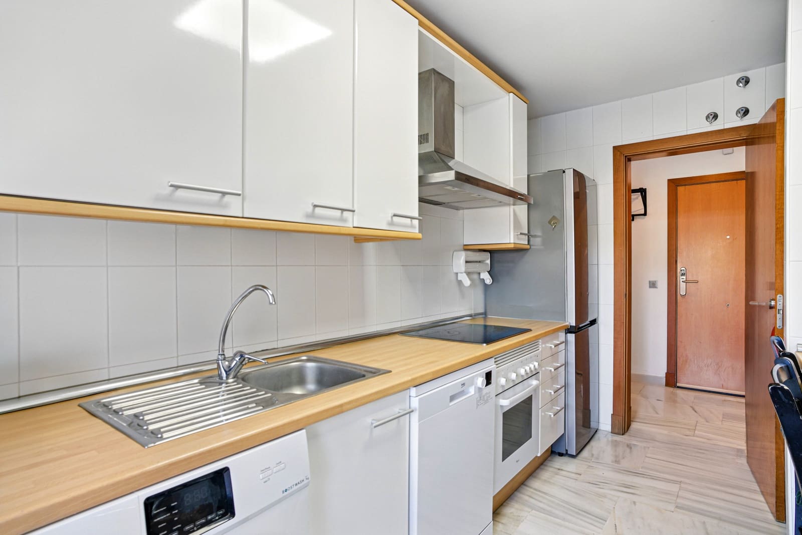 3 quarto Penthouse para venda em Benahavis com piscina garagem - 430 000 € (Ref: 9722565)