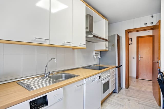 3 makuuhuone Kattohuoneisto myytävänä paikassa Benahavís mukana uima-altaan 
autotalli - 430 000 € (Ref: 9722565)