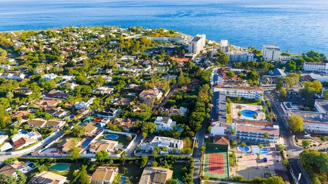 Chalet de 4 habitaciones en Guadalmina Baja, Marbella en venta con piscina garaje - 4.800.000 € (Ref: 9722567)