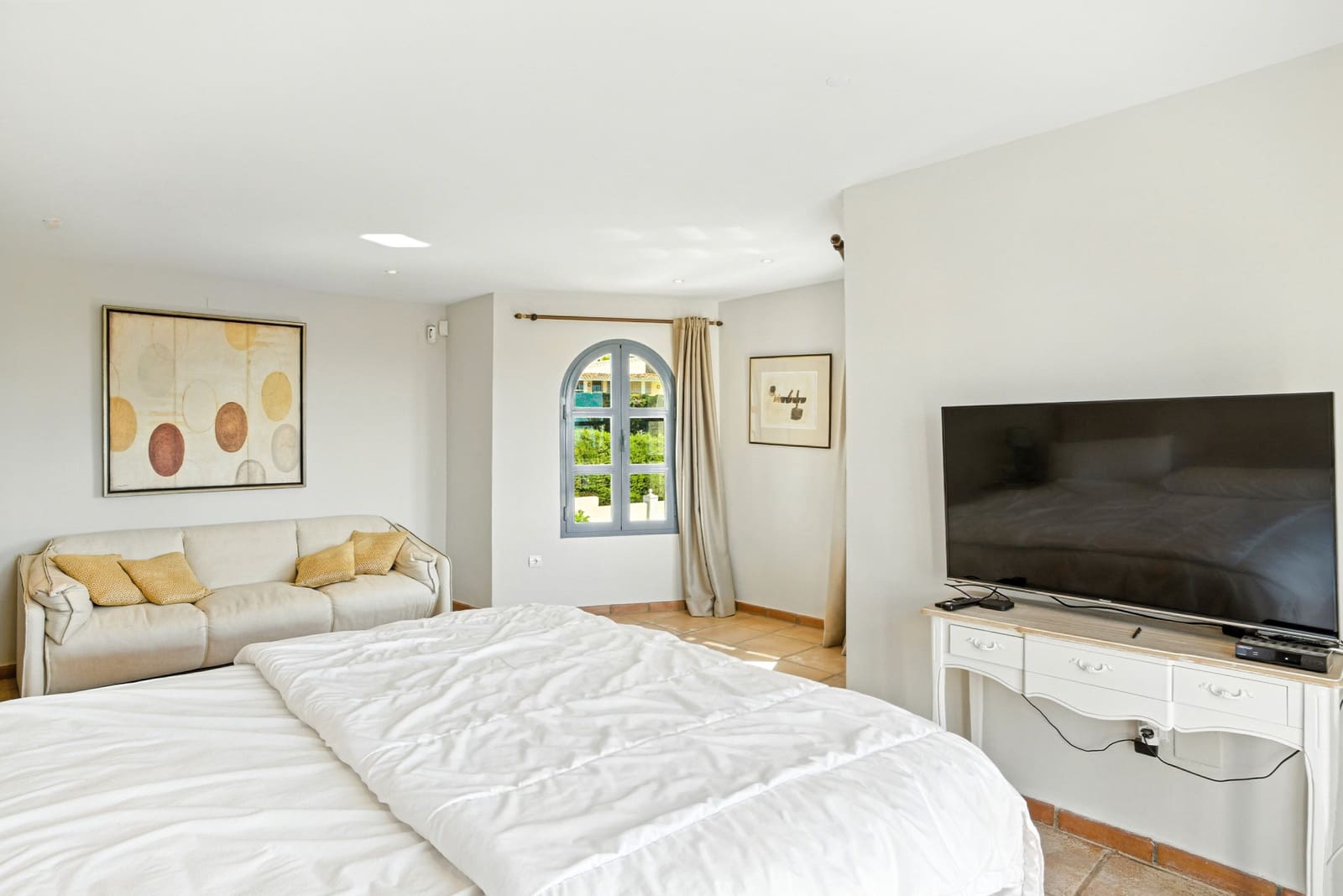 7 bedroom Villa for sale in Estepona with pool garage - € 2,250,000 (Ref: 9722571)