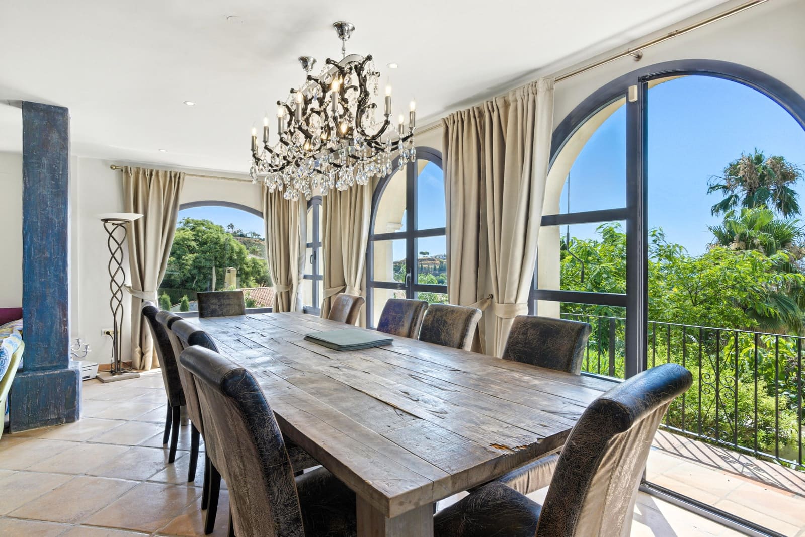 7 bedroom Villa for sale in Estepona with pool garage - € 2,250,000 (Ref: 9722571)