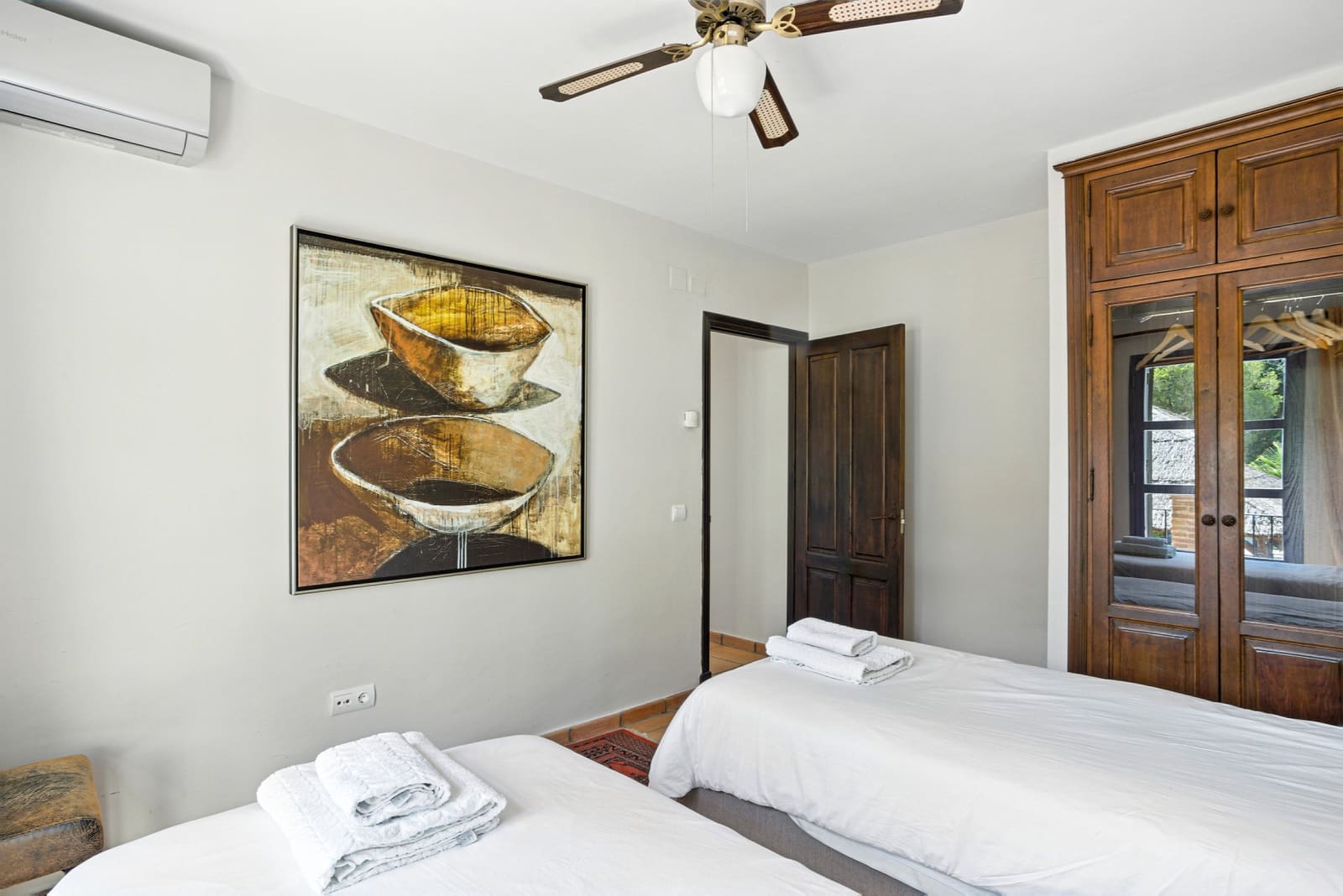 7 bedroom Villa for sale in Estepona with pool garage - € 2,250,000 (Ref: 9722571)