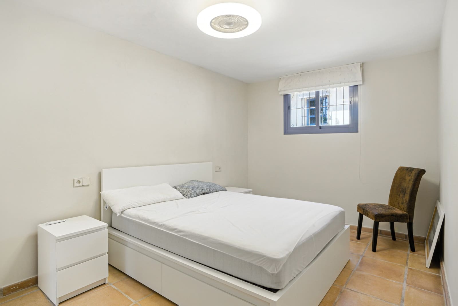 7 bedroom Villa for sale in Estepona with pool garage - € 2,250,000 (Ref: 9722571)