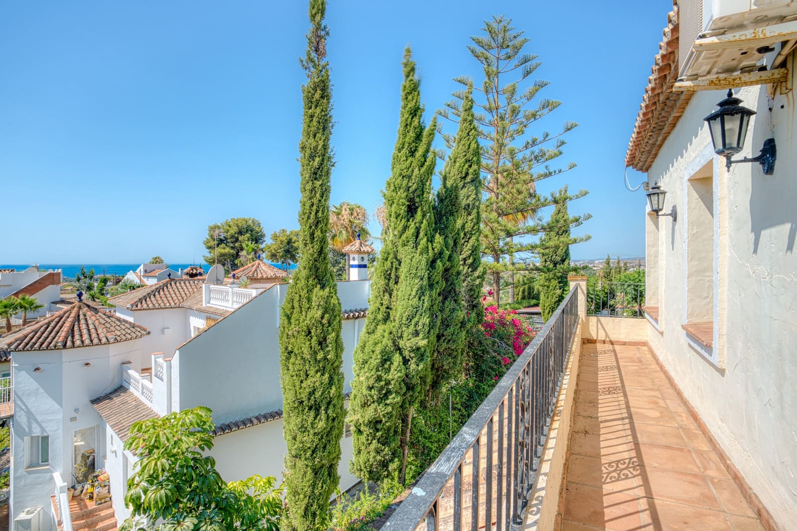 7 bedroom Villa for sale in Estepona with pool garage - € 2,250,000 (Ref: 9722571)