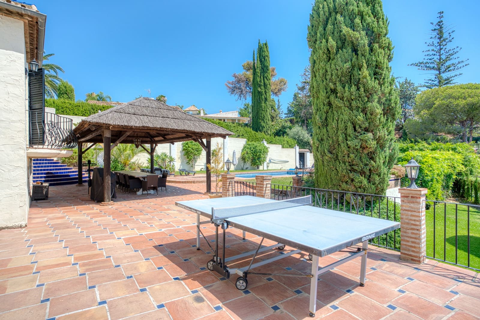 7 bedroom Villa for sale in Estepona with pool garage - € 2,250,000 (Ref: 9722571)