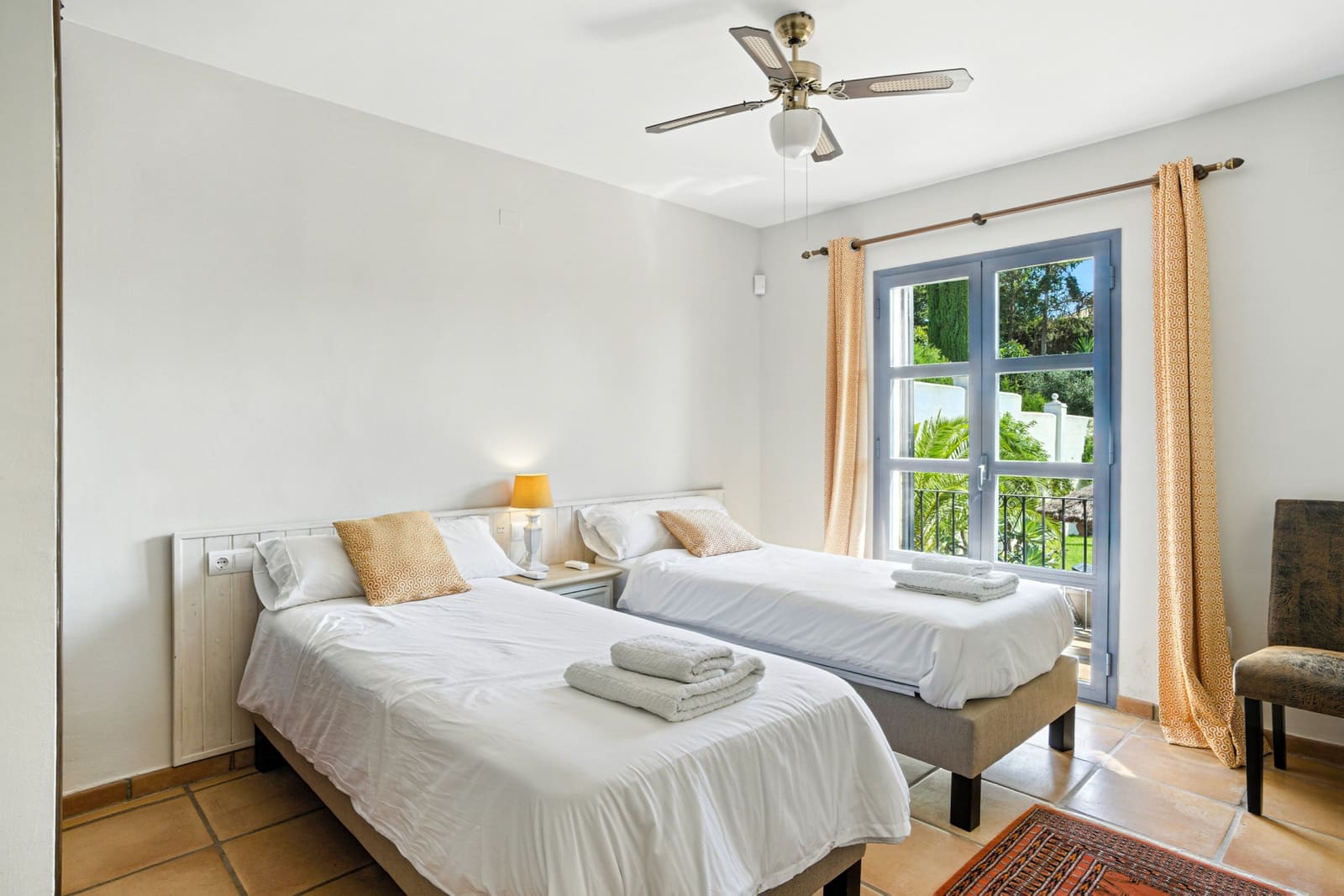 7 bedroom Villa for sale in Estepona with pool garage - € 2,250,000 (Ref: 9722571)