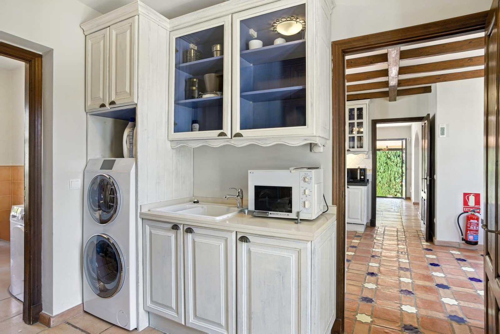 7 bedroom Villa for sale in Estepona with pool garage - € 2,250,000 (Ref: 9722571)