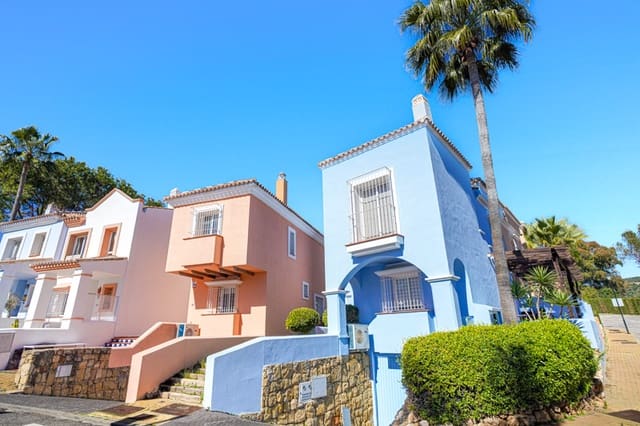 2 soveværelse Byhus til salg i Marbella med swimmingpool garage - € 750.000 (Ref: 9722572)