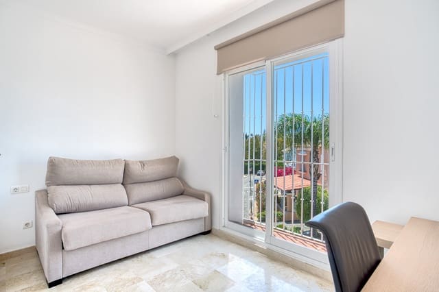 2 soveværelse Byhus til salg i Marbella med swimmingpool garage - € 750.000 (Ref: 9722572)