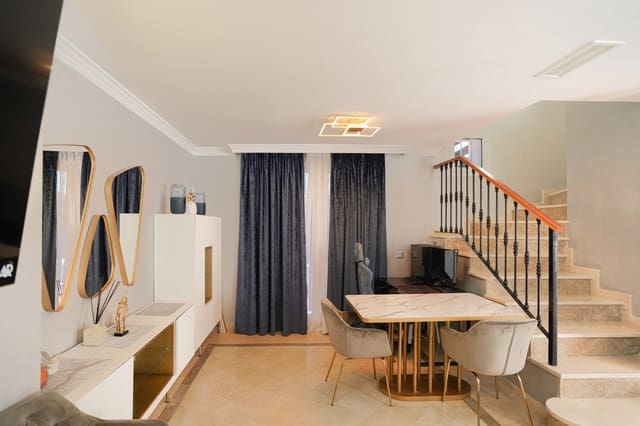 2 bedroom Townhouse for sale in Marbella with pool garage - € 750,000 (Ref: 9722572)