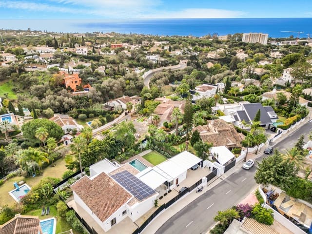 Chalet de 5 habitaciones en Marbella en venta con piscina garaje - 2.590.000 € (Ref: 9722573)