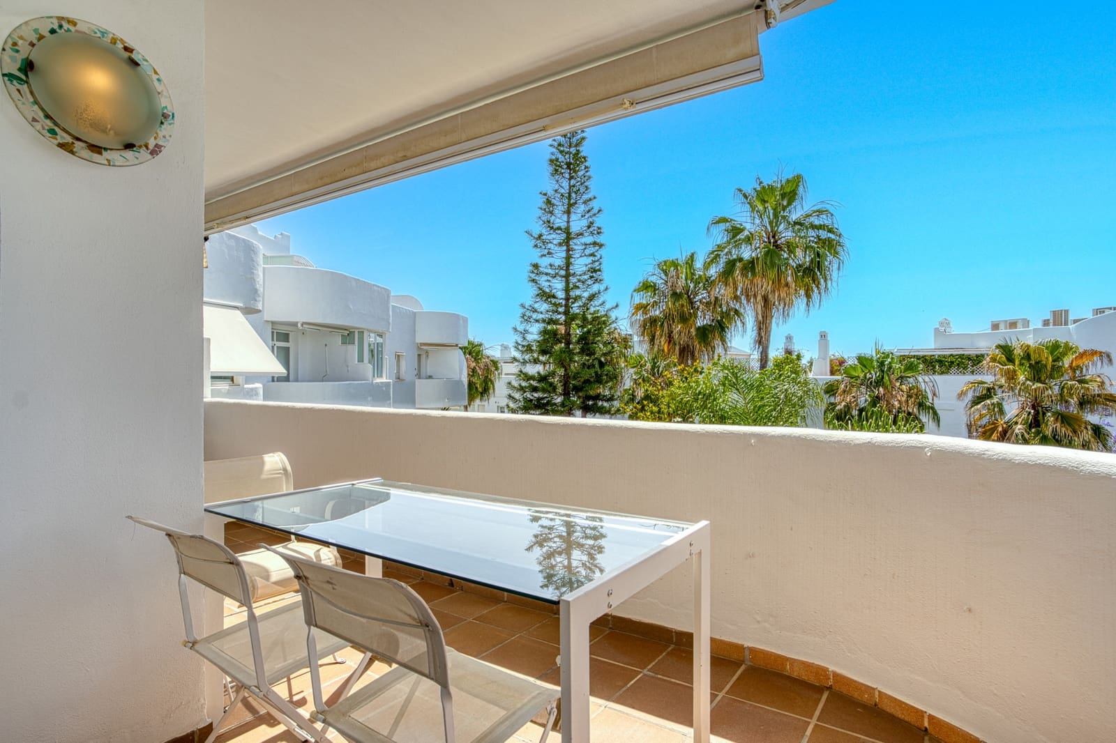 3 sypialnia Penthouse na sprzedaż w Marbella z basenem garażem - 1 500 000 € (Ref: 9722574)