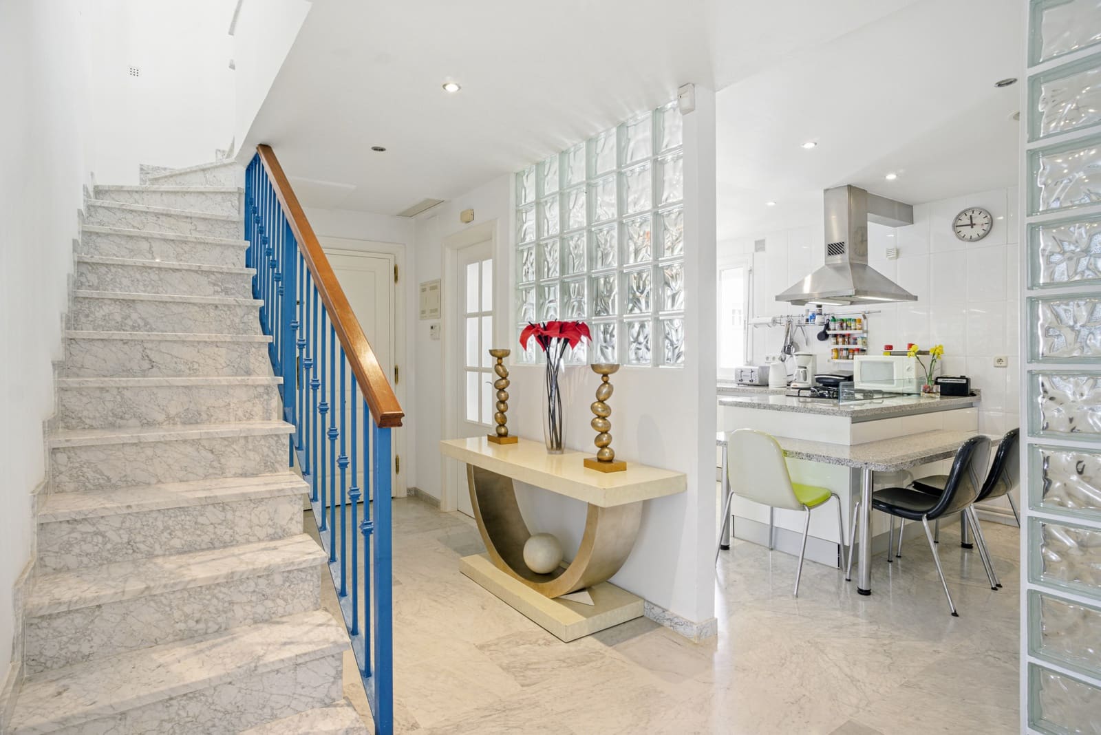 3 sypialnia Penthouse na sprzedaż w Marbella z basenem garażem - 1 500 000 € (Ref: 9722574)