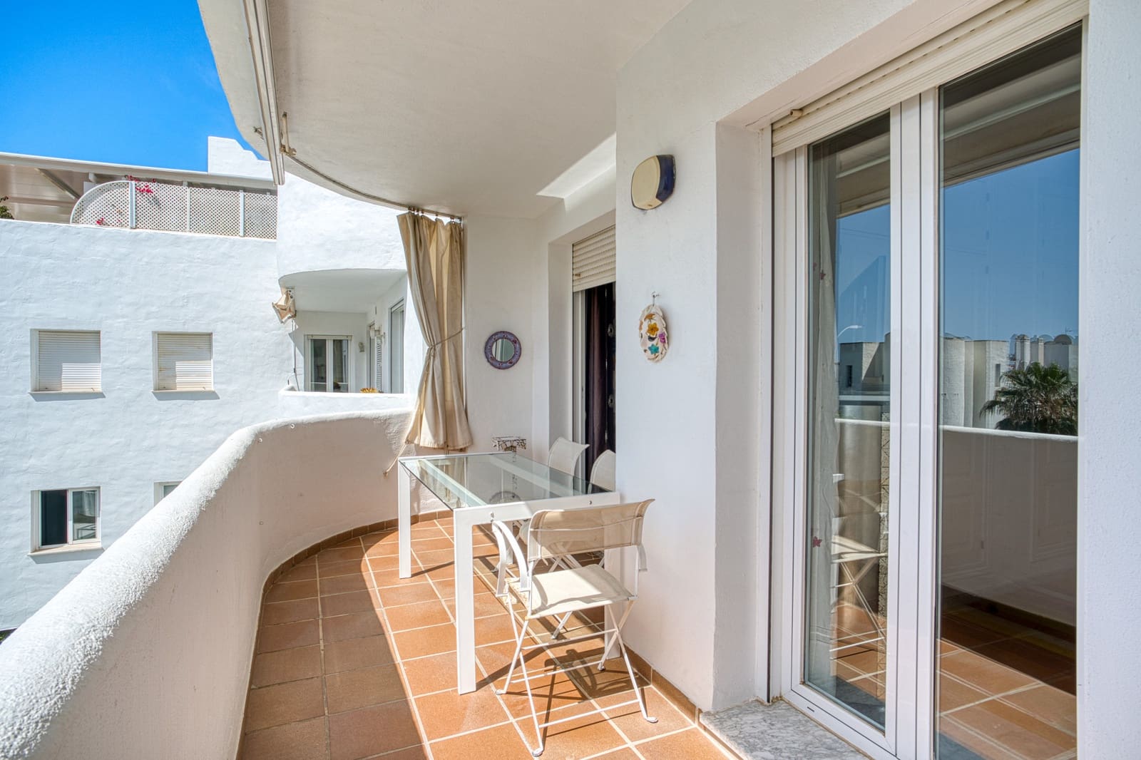 3 sypialnia Penthouse na sprzedaż w Marbella z basenem garażem - 1 500 000 € (Ref: 9722574)