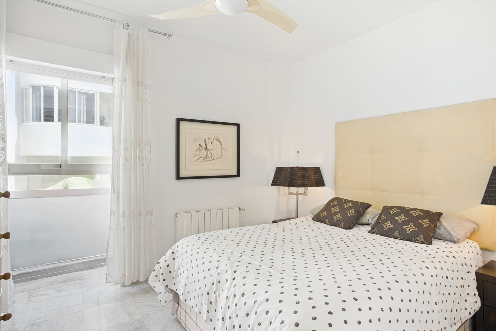 3 sypialnia Penthouse na sprzedaż w Marbella z basenem garażem - 1 500 000 € (Ref: 9722574)