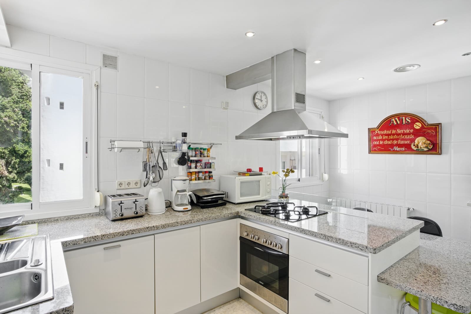 3 quarto Penthouse para venda em Marbella com piscina garagem - 1 500 000 € (Ref: 9722574)