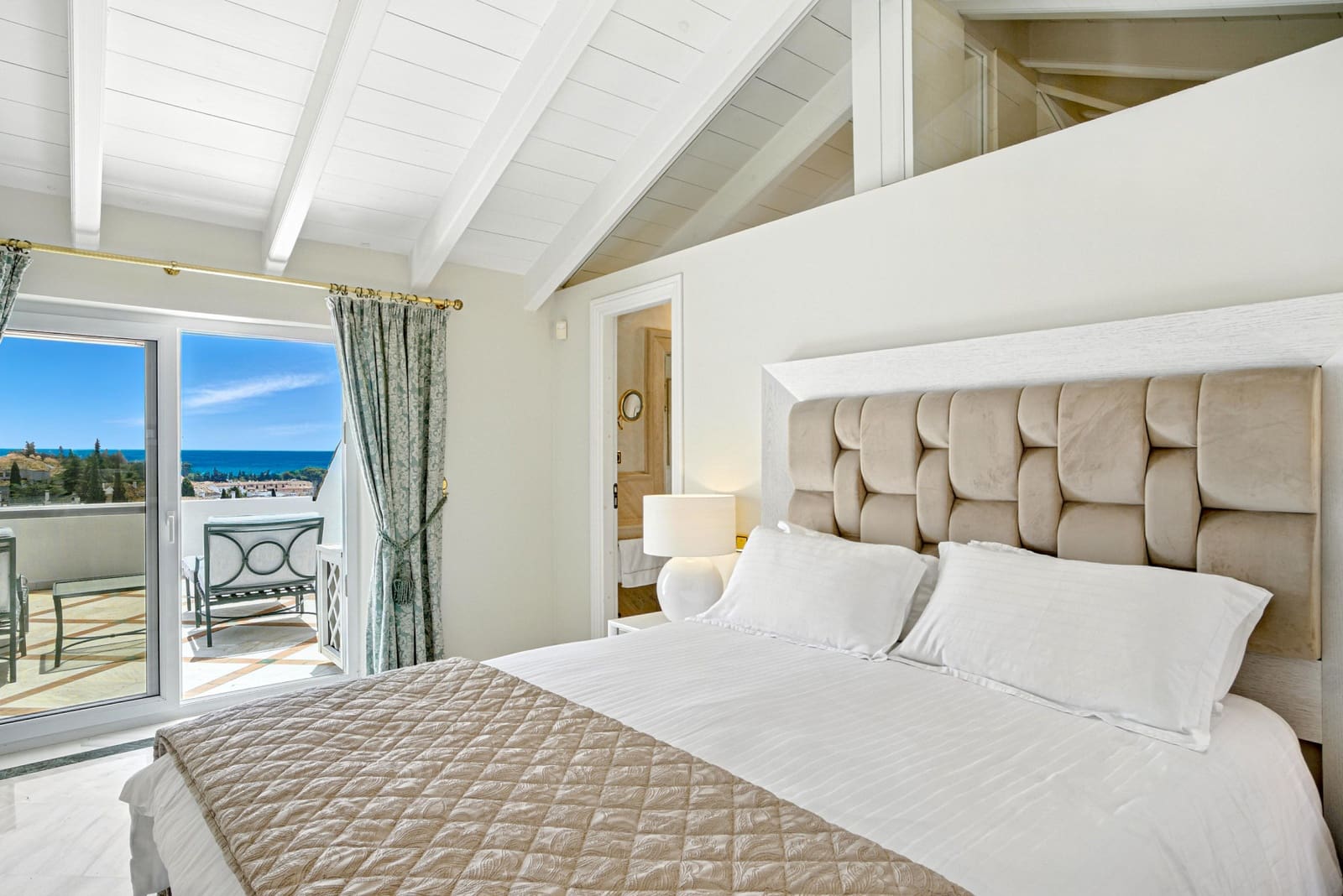 3 quarto Penthouse para venda em Marbella com piscina garagem - 1 975 000 € (Ref: 9722576)